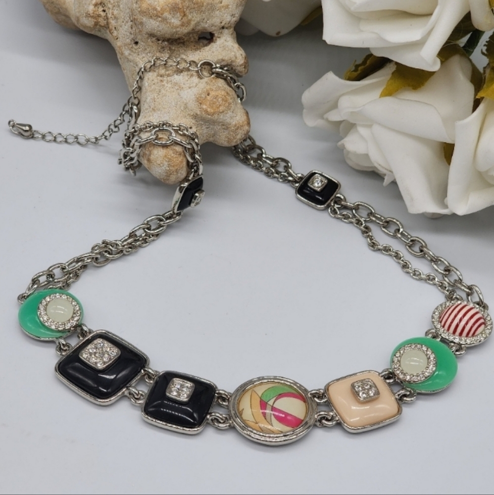 ❤️ Abstract Contemporary Silver Chain Enameled Necklace Crystals Embelashed
